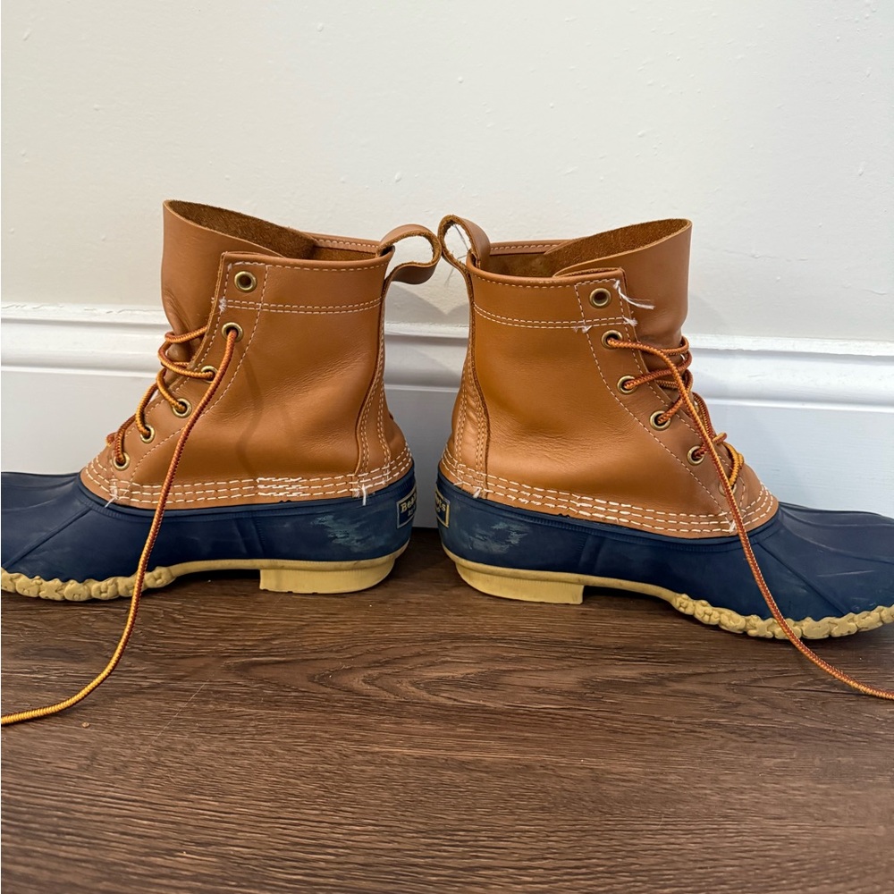 L.L. Bean Navy and Tan Duck Boots / Bean Boots; Woman’s 8 M - Picture 4 of 9